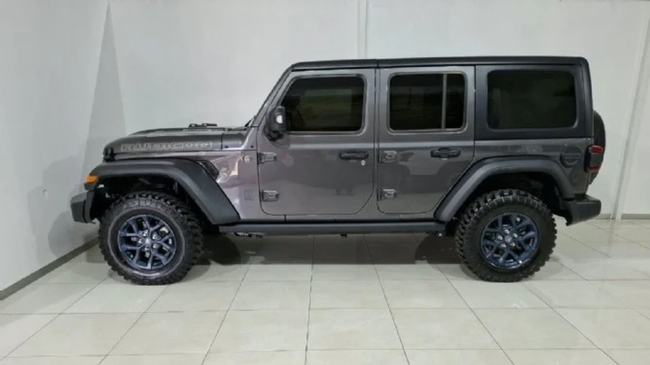 JEEP 85TH EDITION WRANGLER IMAGE TWO